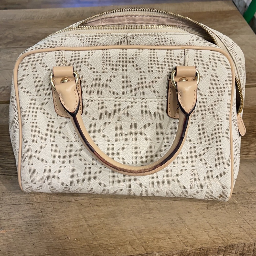 Michael Kors Handbag - Picture 2 of 8